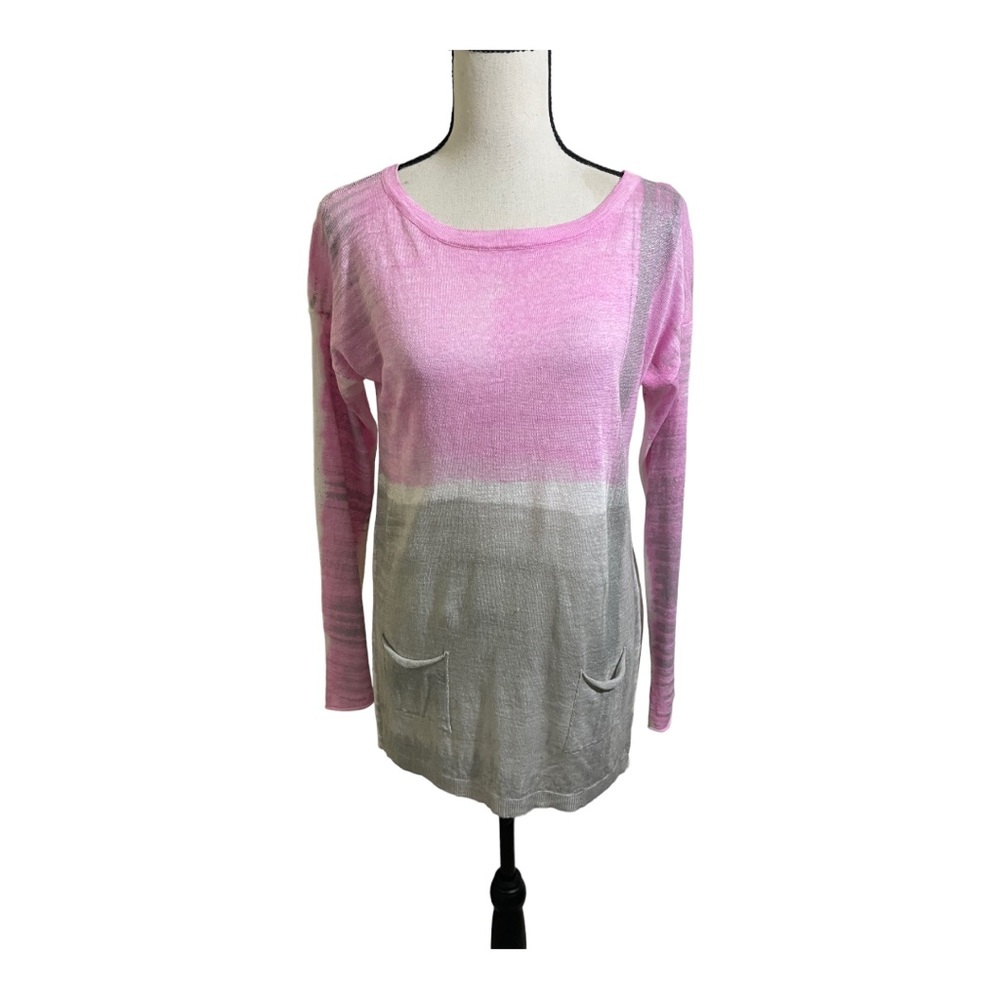 Sweater Linen Italian made. Color blocked. Pockets in front. Size Small.…